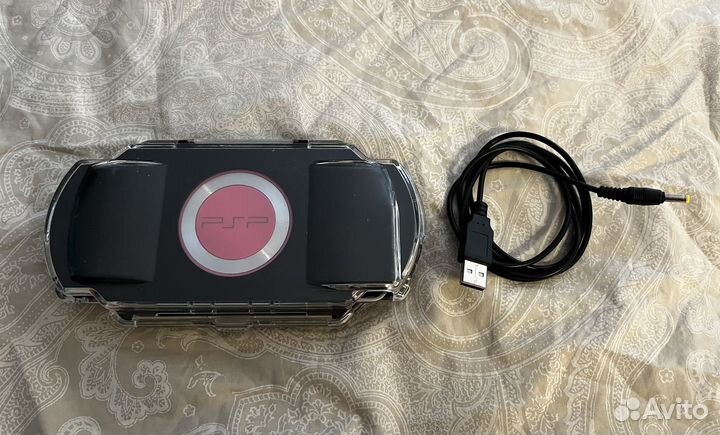 Sony PSP прошитая (зарядка + чехол + игры)