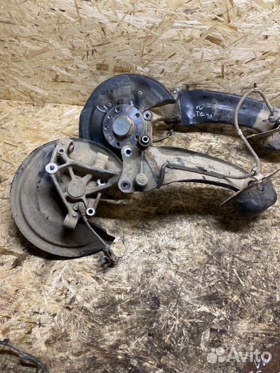 Задний кулак в сборе vw tiguan 1