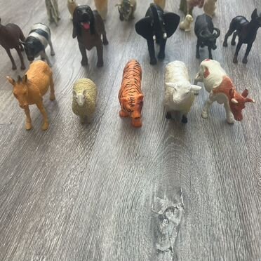 Фигурки животных пакетом