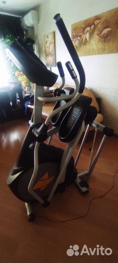 Эллиптический тренажер Spirit by Hasttings XE326