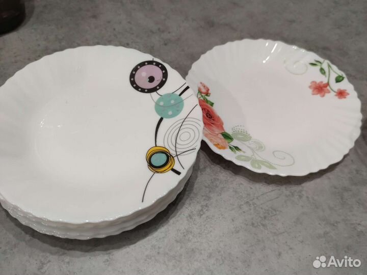 Набор столовой посуды, тарелки