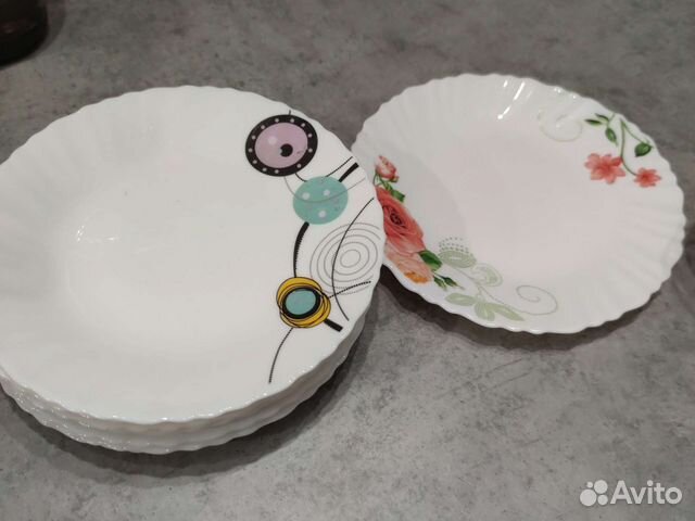 Набор столовой посуды, тарелки