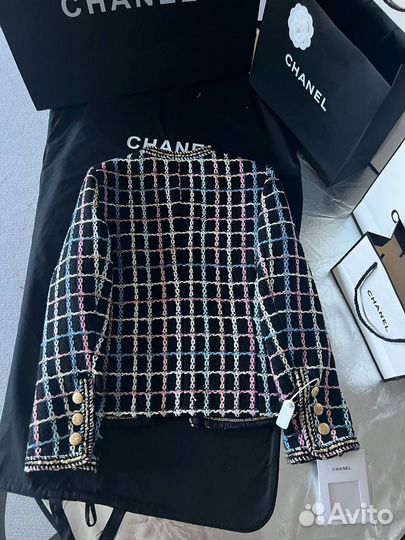 Твидовый жакет Chanel