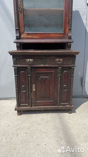 Старинный буфет