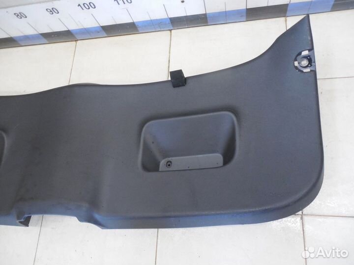 Обшивка двери багажника C3 2009-2016