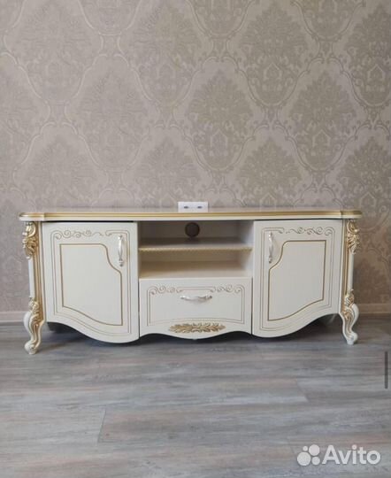 Тумба под телевизор