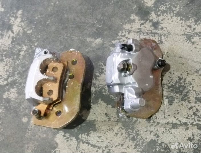 Суппорта передние для BRP Can-Am G2 правый и левый