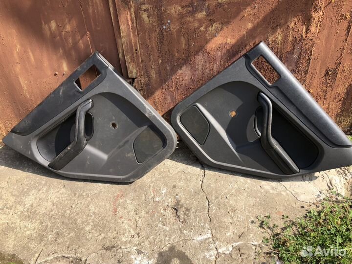 Задние дверные карты Ford Focus 2