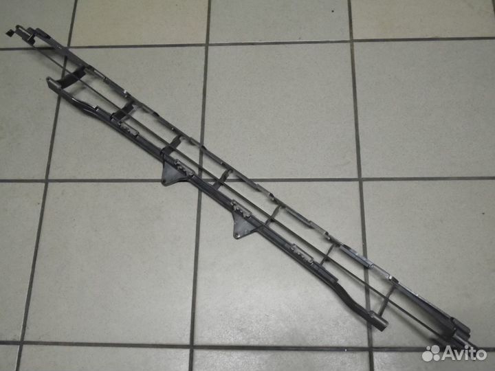 Решетка в бампер центральная Пежо 207 2006-2015