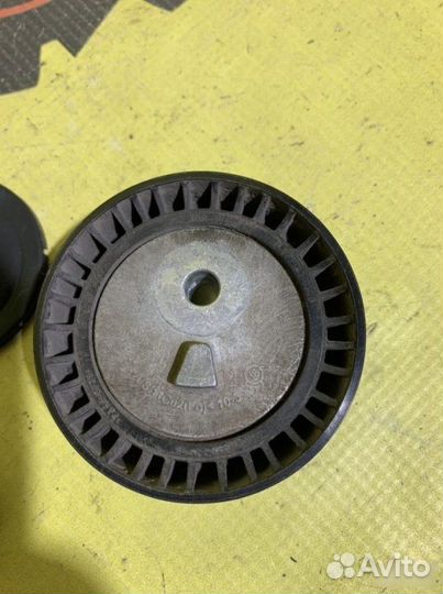 Натяжной ролик Volkswagen Polo 5 2015-2020