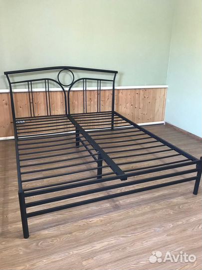 Кровать двухспальная