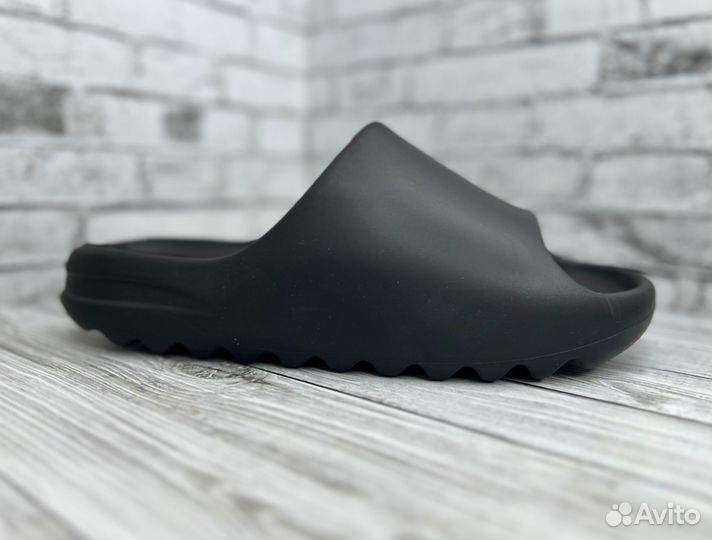 Шлепки Adidas Yeezy slide