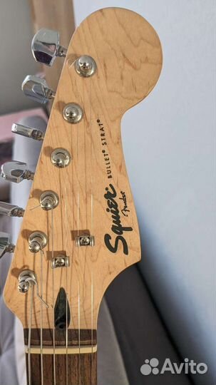 Электрогитара Fender Squier Bullet Strat