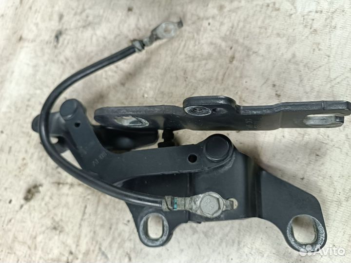 Петля капота BMW 3 серии E90