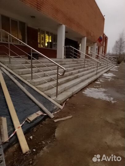 Лестничные перила из стали-для домов и коттеджей