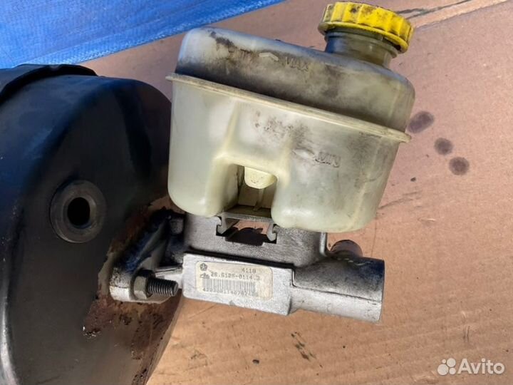 Главный тормозной цилиндр Jeep Grand Cherokee WJ