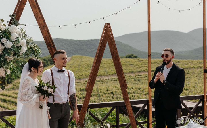 Ведущий. Диджей (в паре)