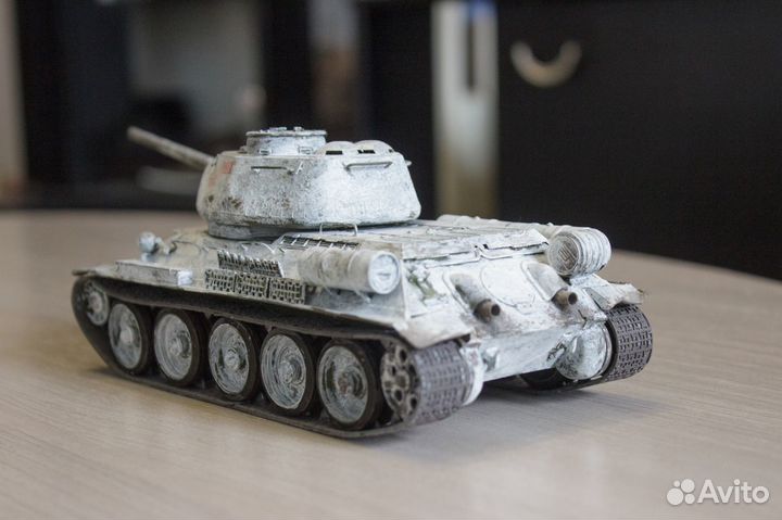 Танк Т-34-85 стендовая модель 1/35