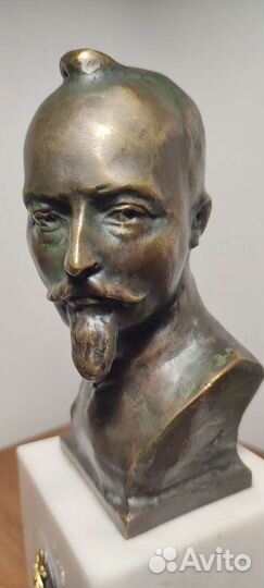 Бронзовый бюст Ф.Э. Дзержинского