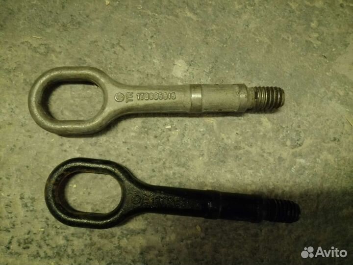 Буксировочный крюк 1t0805615