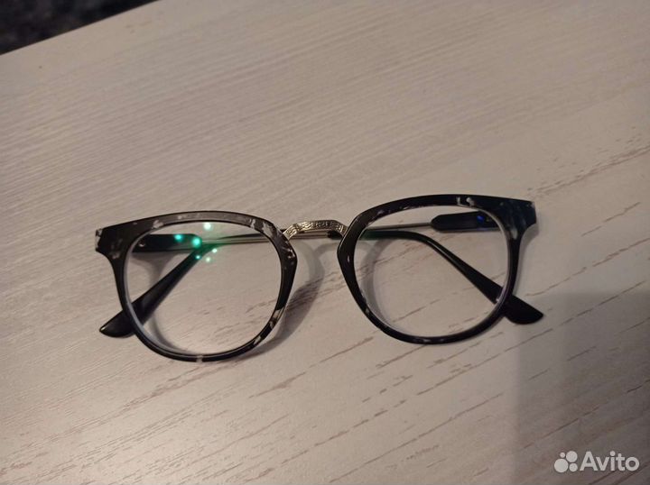 Очки с диоптриями -2,5;-1,5;;-1,25