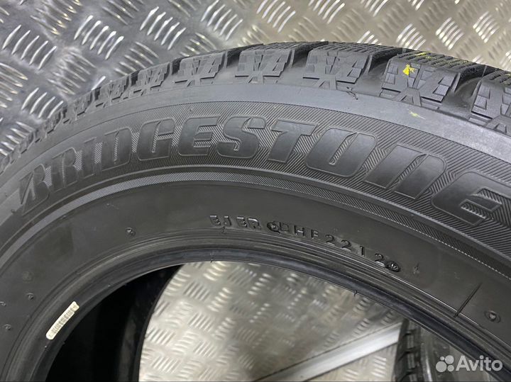 Bridgestone Blizzak Revo GZ 215/60 R17 96S