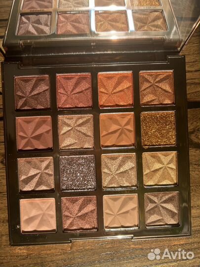 Палетка теней Revolution Pro Goddess Bronze Heat