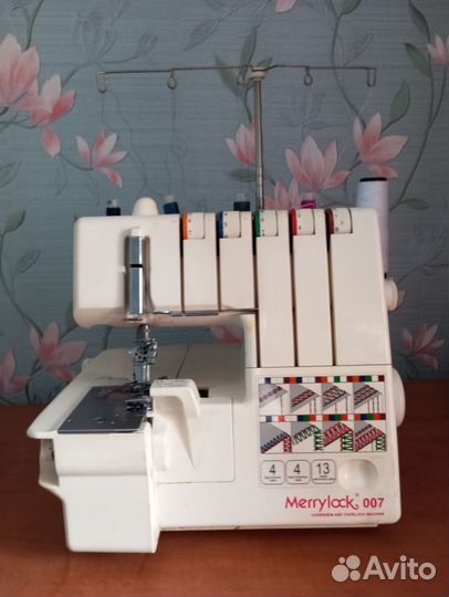 Швейная машинка с оверлоком