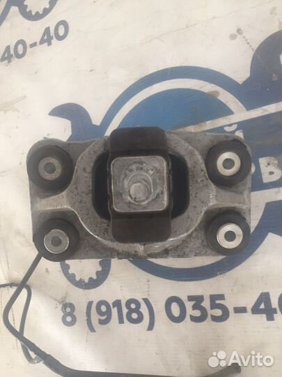 Подушка крепления двигателя Land Rover 494 405