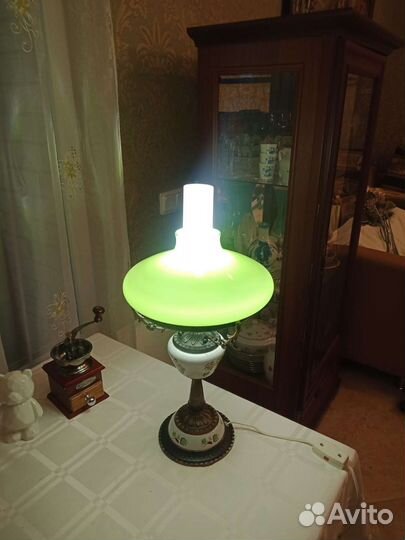 Лампа настольная