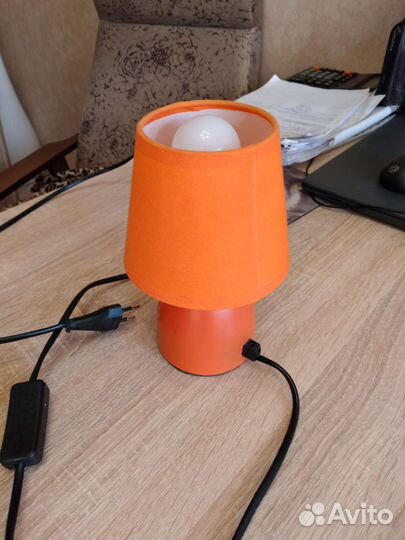 Лампа настольная