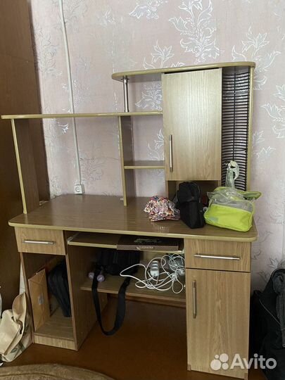 Компьютерный стол