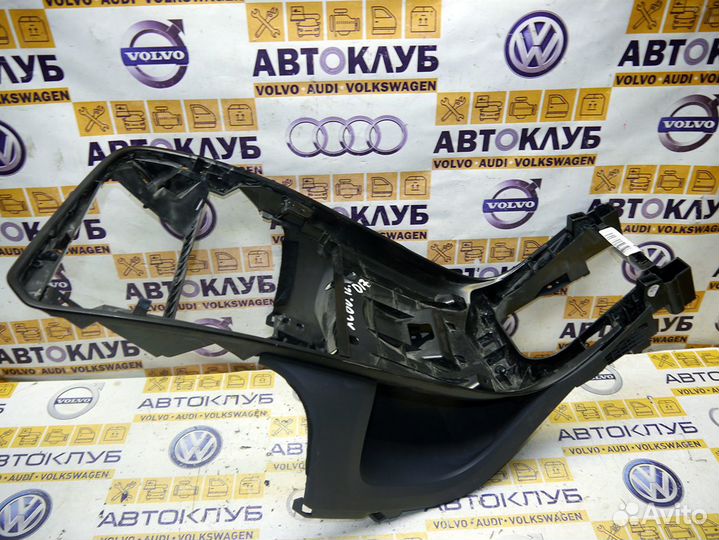 Консоль панель центральная Вольво XC60.2012D17