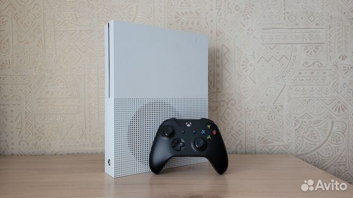 Xbox one s 500гб + Игры
