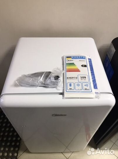 Холодильник Midea mdrd142SLF01