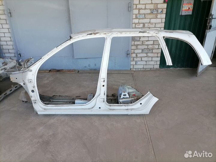 Боковина левая Лада Калина 2012 г. универсал