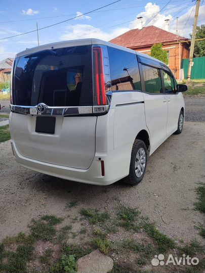 Toyota Noah 2.0 CVT, 2017, 132 000 км