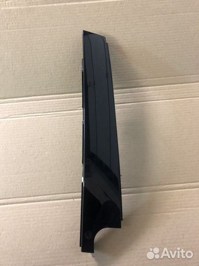 Накладка стойки задней двери VW Golf 7