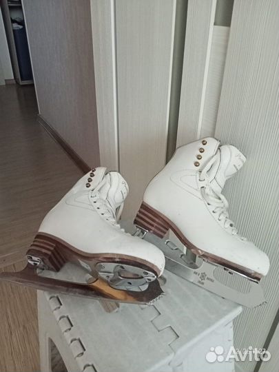 Коньки для фигурного катания