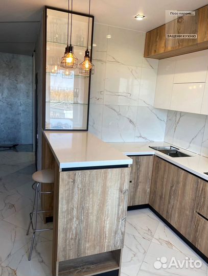 Прямая в потолок кухня на заказ