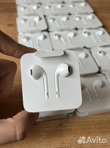 Новые наушники EarPods Lightning для iPhone