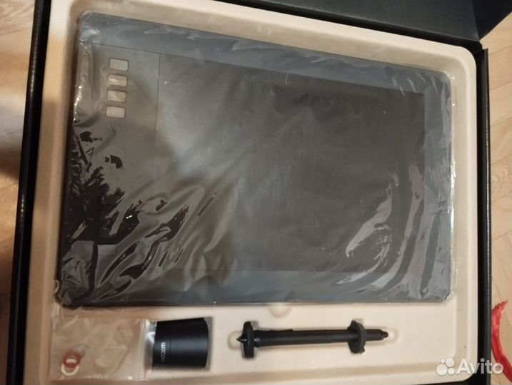 Графический планшет wacom Intuos Pro M (PTH-651)