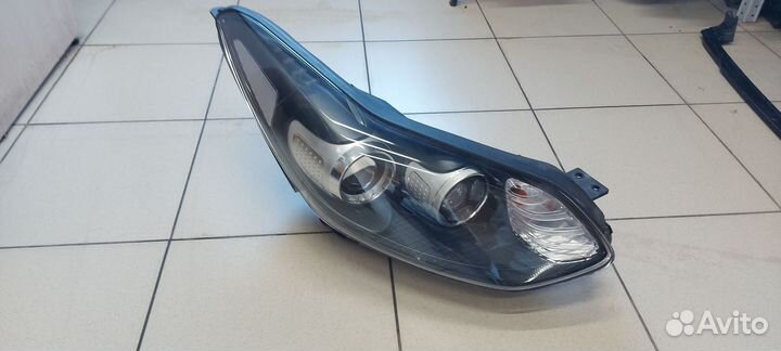 Фара передняя правая Kia Sportage 4 Киа Спортейдж