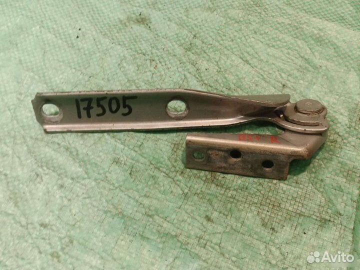 Петля капота правая Volkswagen Passat B5+