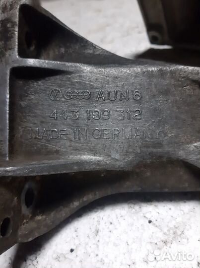 Опора двигателя Ауди 100 А6 NG AAR 2.3-2.5