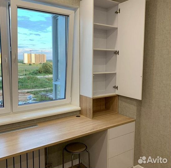 Рабочая зона у окна