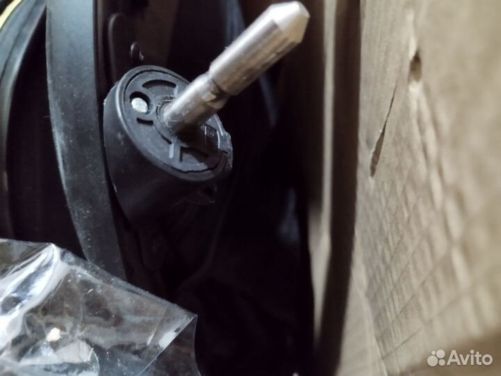 Механизм тормозной на переднее колесо коляски