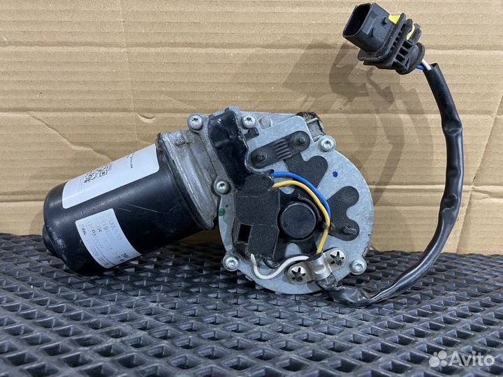 Моторчик трапеции дворников (стеклоочистителя)