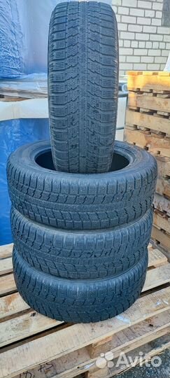 Toyo Observe GSi-5 215/60 R17