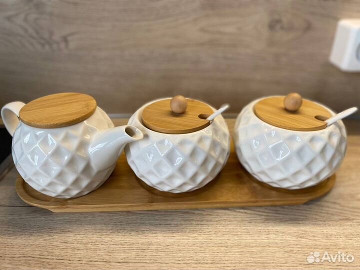 Фарфоровый чайник + сахарница новый набор посуды